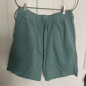 Eggshell blue thigh-length shorts